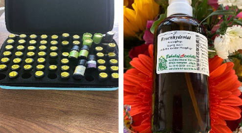 Collage aus zwei Fotos. Links: schwarzer Koffer in dem sich ca. 60 Glasfläschchen mit gelbem Deckel befinden, rechts: Nahaufnahme einer Glasflasche mit Rosenhydrolat, im Hintergrund ein Blumenstrauß.